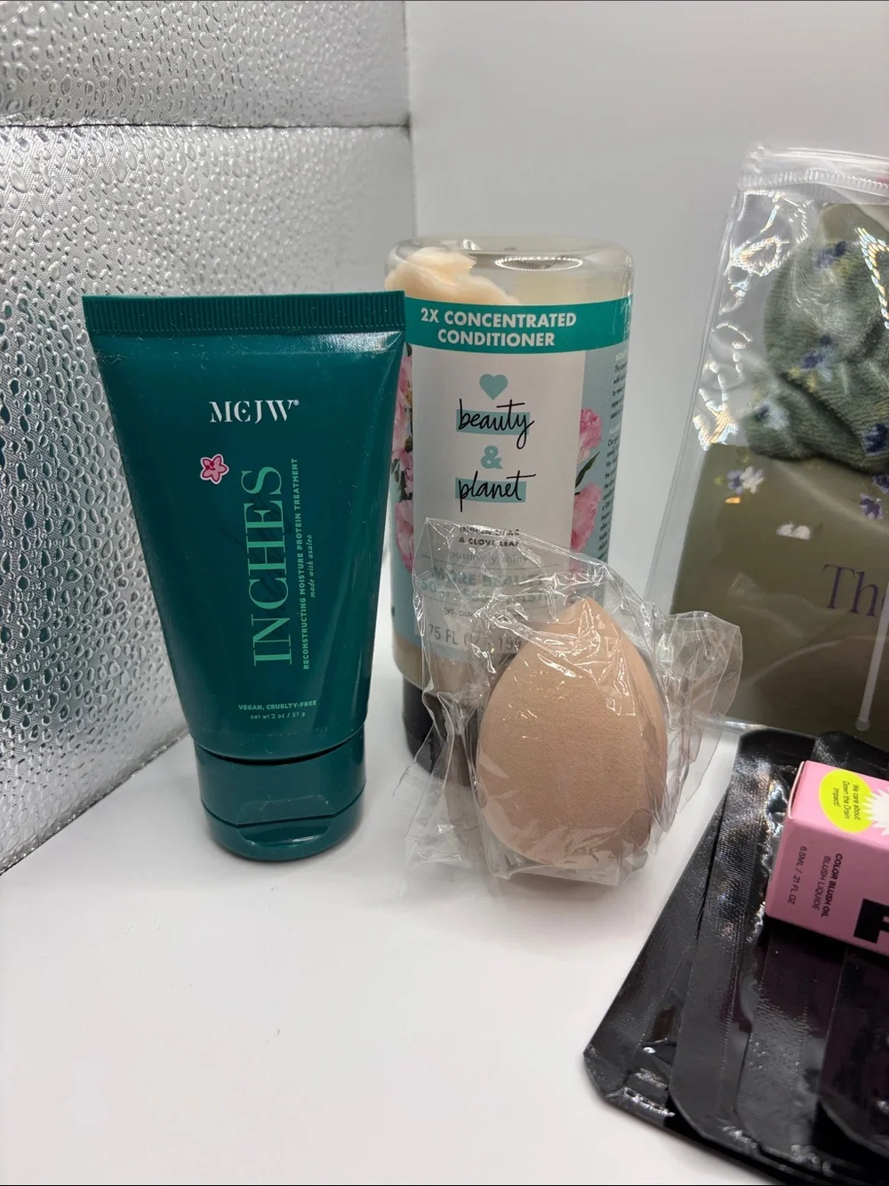Youth Foria Under Eye Pads & Self Care Spa Set - Green and sexy blue sunnies!